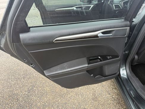 Used 2016 Ford Fusion SE w/ Equipment Group 202A image 33