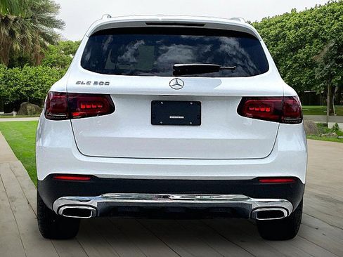 Used 2022 Mercedes-Benz GLC 300 w/ Premium Package Lite image 3