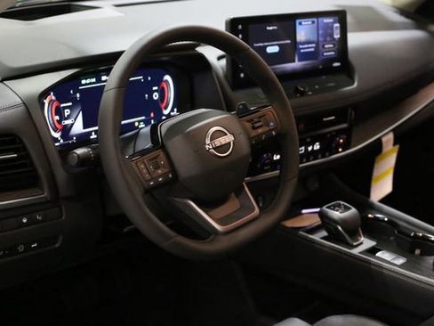 New 2026 Nissan Rogue Platinum image 7