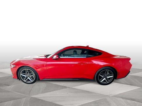 Used 2024 Ford Mustang Coupe RWD image 5