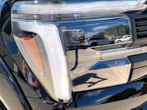 Used 2025 Ford F150 Lariat w/ Equipment Group 502A High AWD/4WD image 34