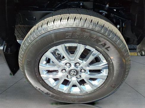 Certified 2026 Toyota Tacoma Limited AWD/4WD image 30