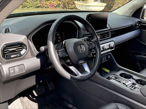 Certified 2025 Honda Pilot EX-L image 15