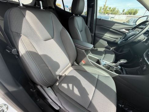 Used 2025 Buick Encore GX Preferred image 35