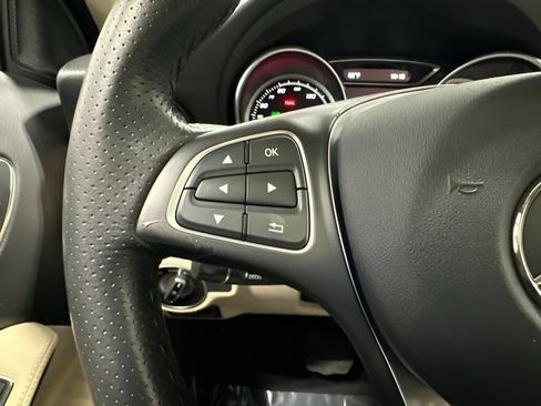Used 2018 Mercedes-Benz GLA 250 4MATIC image 18