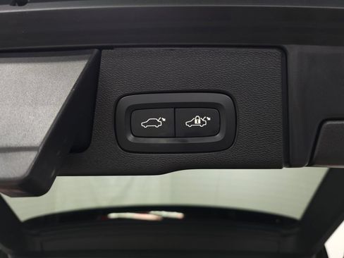 Certified 2025 Volvo XC60 B5 Plus AWD/4WD image 9