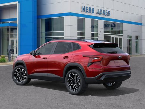 New 2026 Chevrolet Trax RS FWD image 3