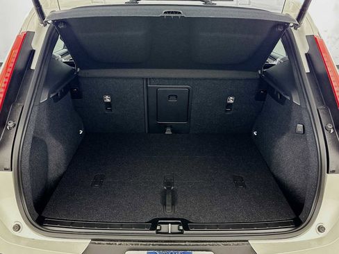 New 2026 Volvo XC40 B5 Plus w/ Protection Package Premier AWD/4WD image 24