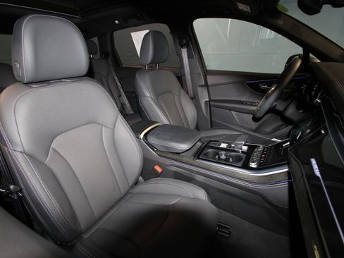 Used 2025 Audi Q7 3.0T Prestige w/ Prestige Package AWD/4WD image 25