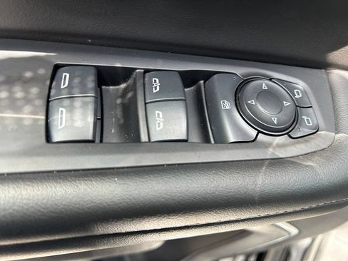 Used 2025 Chevrolet Tahoe LT RWD image 21
