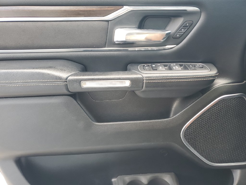 Used 2022 RAM 1500 Laramie AWD/4WD image 17