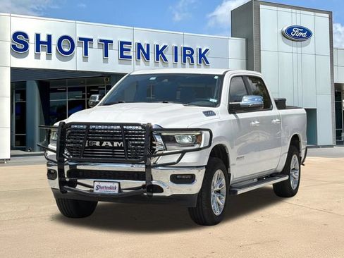 Used 2023 RAM 1500 Laramie AWD/4WD image 3
