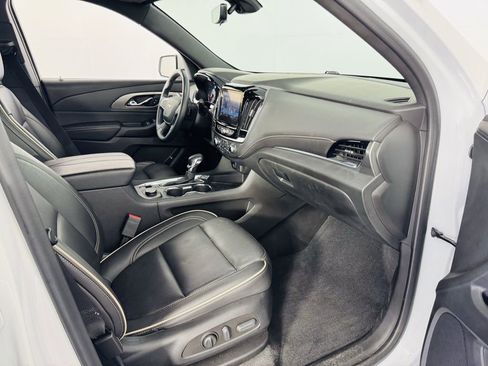 Used 2023 Chevrolet Traverse Premier FWD image 36