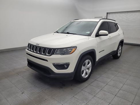 Used 2021 Jeep Compass Latitude FWD image 2