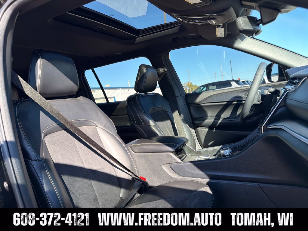 Used 2024 Jeep Grand Cherokee L Altitude AWD/4WD image 42