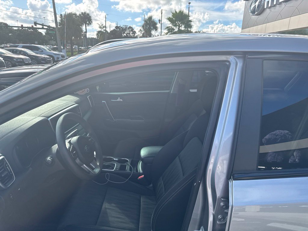 Used 2022 Kia Sportage LX AWD/4WD image 16