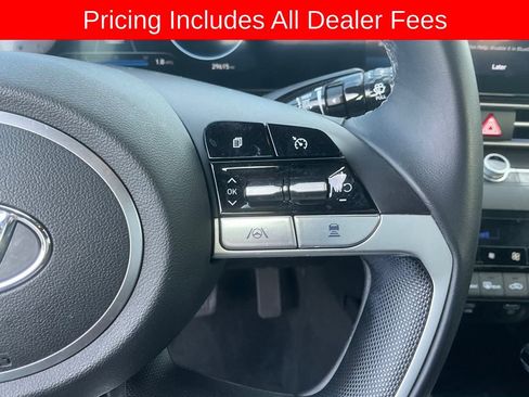 Used 2023 Hyundai Elantra Limited FWD image 15