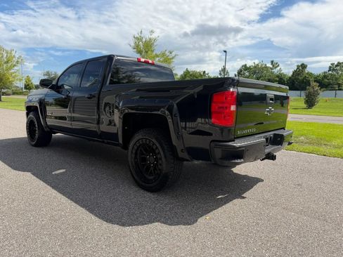 Used 2017 Chevrolet Silverado 1500 LT w/ Midnight Edition AWD/4WD image 7