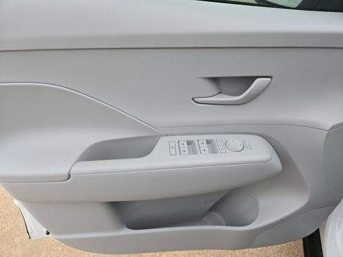 New 2026 Hyundai Kona SE FWD image 18