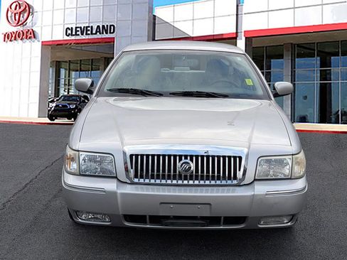 Used 2010 Mercury Grand Marquis LS image 3