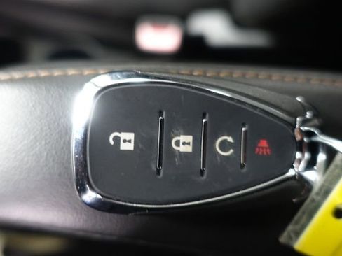 Used 2022 Chevrolet Trax LT w/ Premium Seat Package image 16