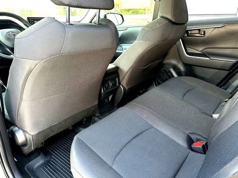Used 2022 Toyota RAV4 LE AWD/4WD image 18
