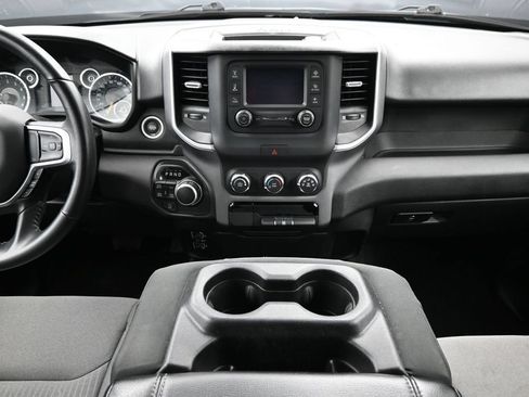 Used 2022 RAM 1500 Big Horn AWD/4WD image 6