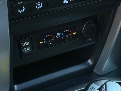 Used 2018 Toyota 4Runner Limited AWD/4WD image 18