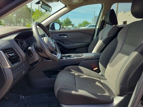 Certified 2022 Nissan Rogue SV FWD image 13
