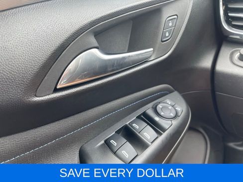 Used 2024 Buick Envista Sport Touring w/ Convenience I Package FWD image 17