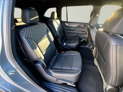 New 2026 GMC Acadia Denali w/ Super Cruise Package FWD image 10