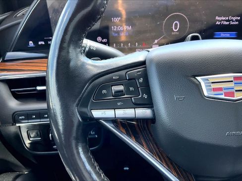 Used 2022 Cadillac Escalade Premium Luxury w/ Performance Package AWD/4WD image 24