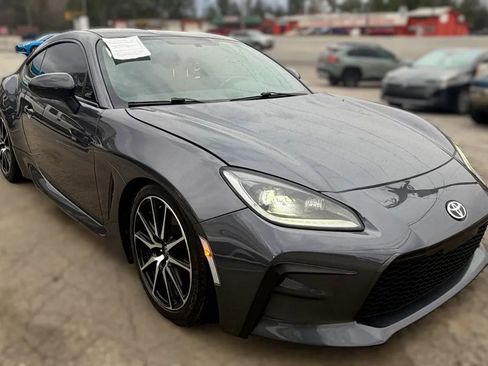 Used 2022 Toyota GR86 w/ ALL Weather Mat Package (TMS) RWD image 4