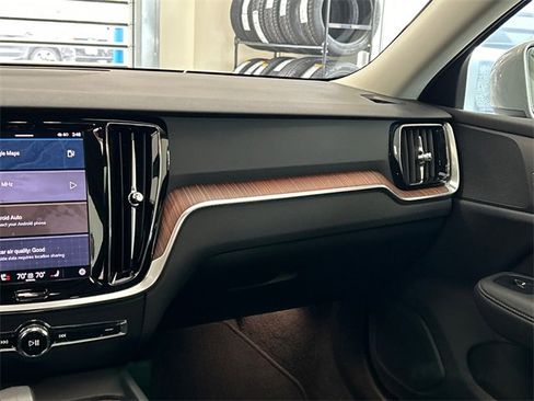 Used 2025 Volvo V60 B5 Cross Country Plus image 25