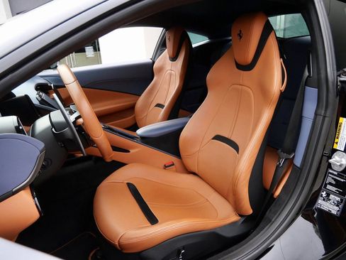 Used 2022 Ferrari Roma image 17