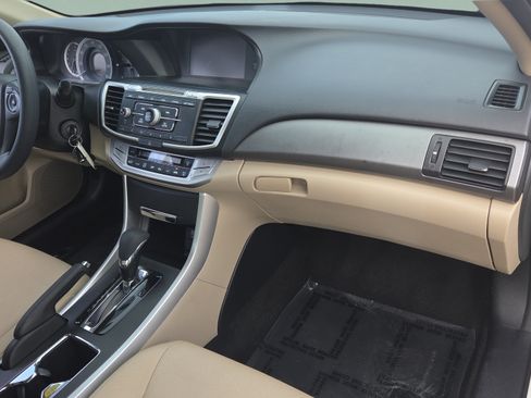 Used 2013 Honda Accord LX image 16