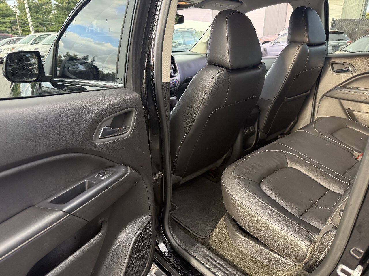 Used 2015 GMC Canyon SLT w/ Driver Alert Package AWD/4WD image 14