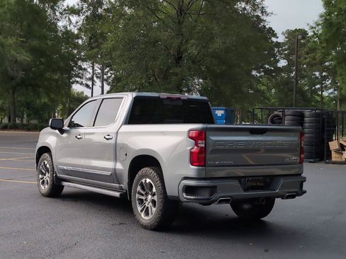 Used 2023 Chevrolet Silverado 1500 High Country w/ Technology Package AWD/4WD image 3