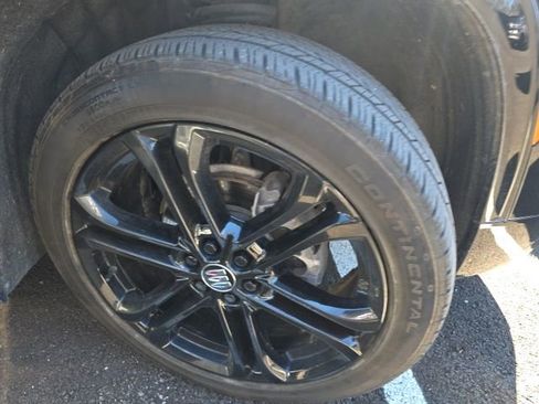 Used 2025 Buick Enclave Sport Touring w/ Power Package image 15