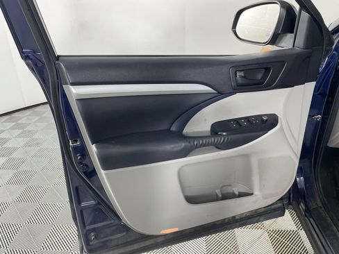 Used 2014 Toyota Highlander Plus AWD/4WD image 11