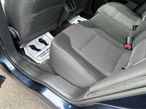 Used 2016 Ford Taurus SEL FWD image 9
