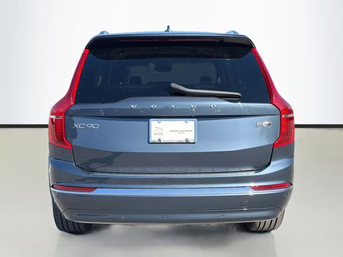 Used 2025 Volvo XC90 B5 Plus w/ Protection Package Premier image 4