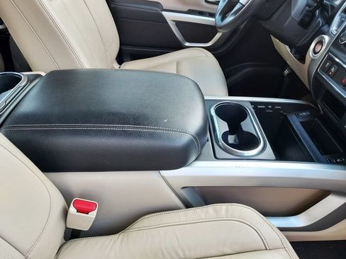 Used 2017 Nissan Titan SL RWD image 33