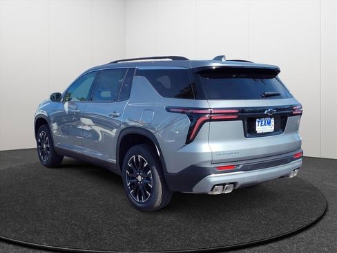 New 2026 Chevrolet Traverse LT w/ Sun and Wheel Package FWD image 4