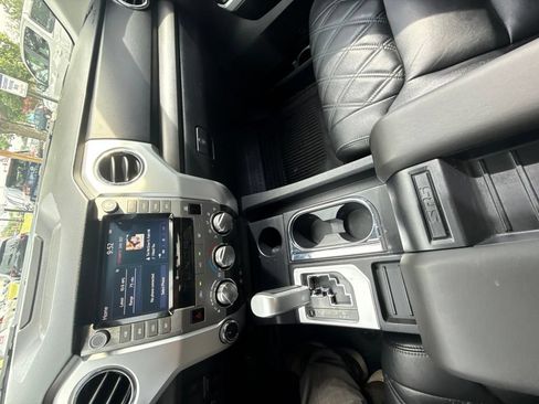 Used 2021 Toyota Tundra SR5 w/ SR5 Upgrade Package AWD/4WD image 19