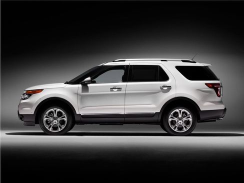 Used 2013 Ford Explorer XLT FWD image 1