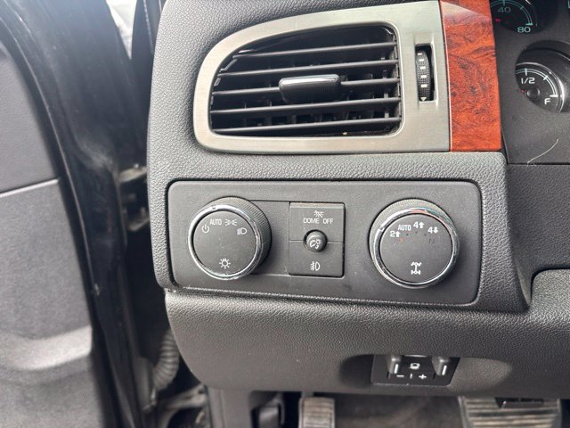 Used 2013 Chevrolet Avalanche LTZ AWD/4WD image 15
