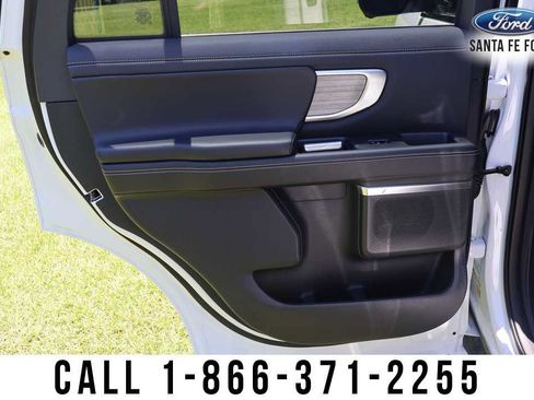 Used 2025 Ford Expedition Platinum AWD/4WD image 18