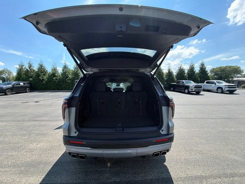 Used 2024 Chevrolet Traverse Z71 w/ LPO, Floor Liner Package AWD/4WD image 27