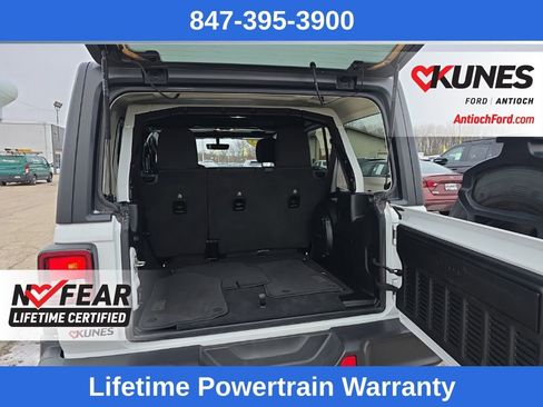 Used 2023 Jeep Wrangler Sahara image 23